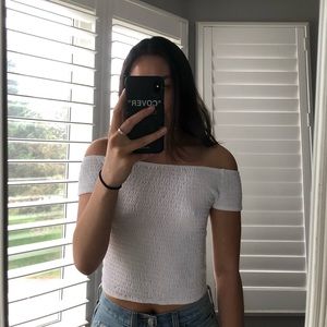 Brandy Melville white cropped t-shirt